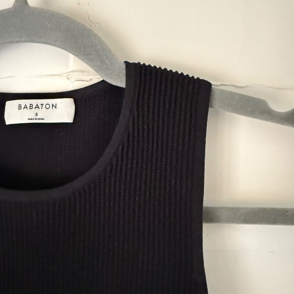 Aritzia | Babaton | Size S | Sculpt Knit Racer Cropped Tank in Black - Picture 4 of 9